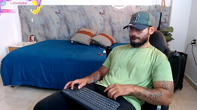 hanz col online show from 12/17/25, 01:54