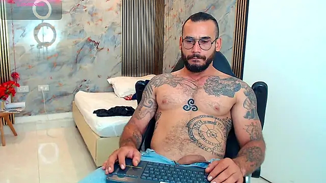 Snapshot of hanz_col chatting on 02/09/25, 03:22 hanz col online show from 02/09/25, 03:22