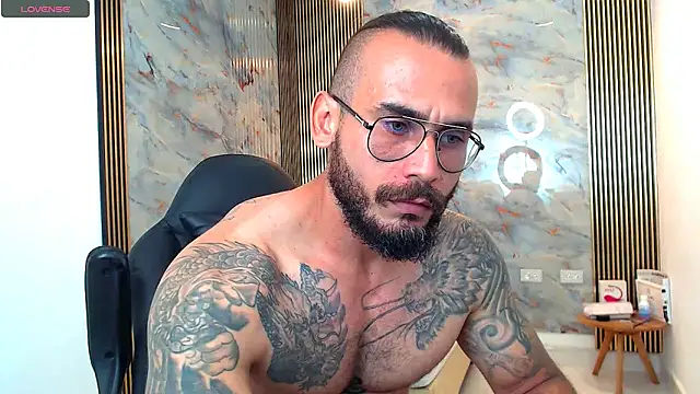 Snapshot of hanz_col chatting on 02/23/25, 11:25 hanz col online show from 02/23/25, 11:25