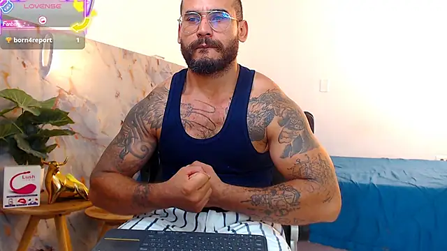 Snapshot of hanz_col chatting on 09/12/25, 05:56 hanz col online show from 09/12/25, 05:56