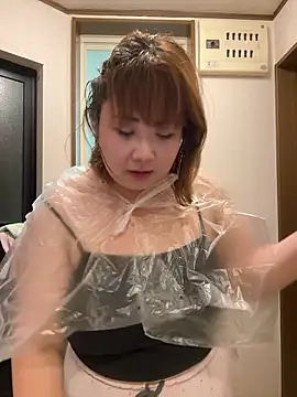 Snapshot of SAKU-RA-chan chatting on 10/17/25, 09:34 SAKU-RA-chan online show from 10/17/25, 09:34