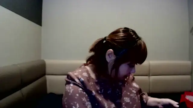 Snapshot of SAKU-RA-chan chatting on 10/02/25, 04:27 SAKU-RA-chan online show from 10/02/25, 04:27