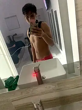 Snapshot of Pedritovergon20cm chatting on 11/20/25, 08:04 Pedritovergon20cm online show from 11/20/25, 08:04