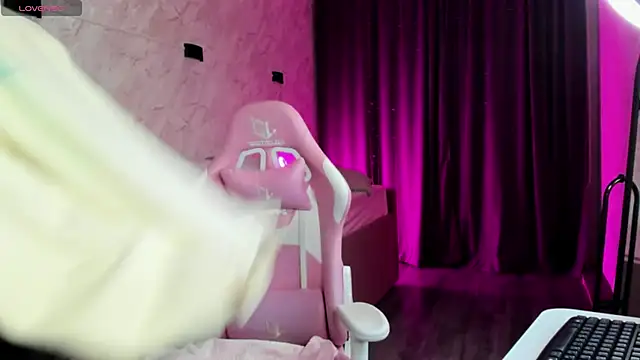 Kira yoon online show from 11/27/25, 12:55