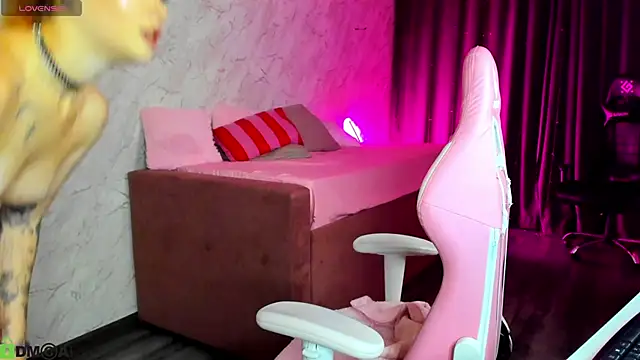 Kira yoon online show from 10/21/25, 12:11