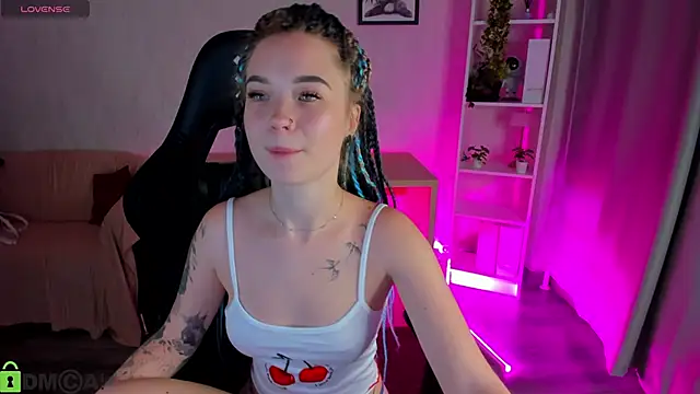 Kira yoon online show from 11/26/25, 12:32