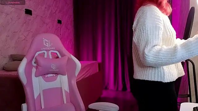 Kira yoon online show from 12/02/25, 12:22