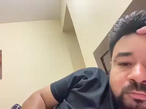 coolboy6566 online show from 10/29/25, 06:51