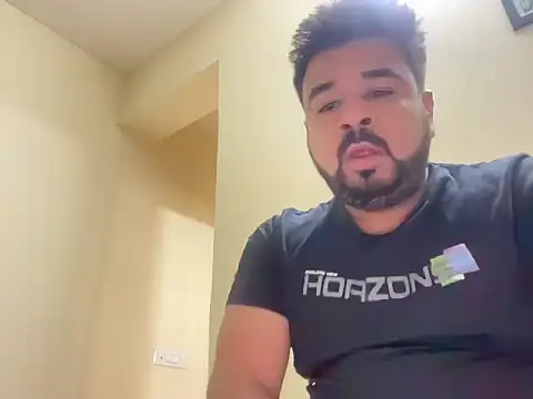 coolboy6566 online show from 11/18/25, 08:17