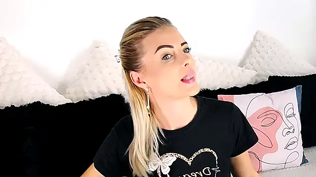 Aly girl1 online show from 11/21/25, 08:46