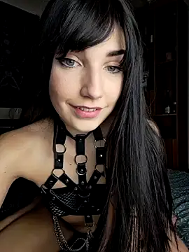 Snapshot of Sofia_Poly chatting on 12/12/24, 02:55 Sofia Poly online show from 12/12/24, 02:55