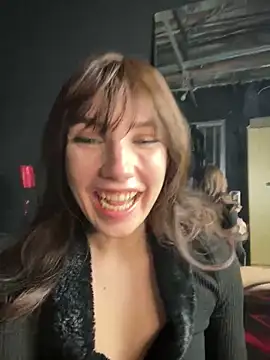 Snapshot of Sofia_Poly chatting on 02/16/25, 08:11 Sofia Poly online show from 02/16/25, 08:11