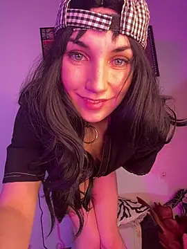 Snapshot of Sofia_Poly chatting on 02/26/26, 04:18 Sofia Poly online show from 02/26/26, 04:18