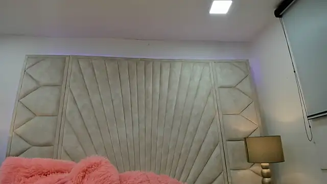 Snapshot of Jade_squirtt chatting on 09/29/25, 05:40 Jade squirtt online show from 09/29/25, 05:40