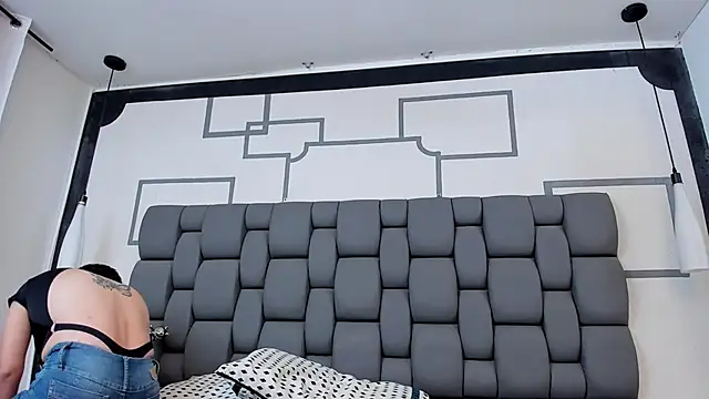 Snapshot of Jade_squirtt chatting on 02/20/25, 10:59 Jade squirtt online show from 02/20/25, 10:59