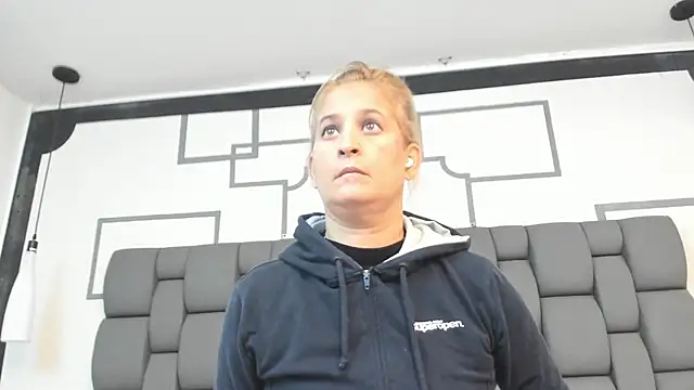 Snapshot of Jade_squirtt chatting on 10/13/25, 01:12 Jade squirtt online show from 10/13/25, 01:12