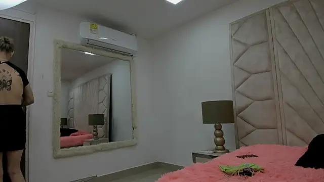 Snapshot of Jade_squirtt chatting on 09/20/25, 11:48 Jade squirtt online show from 09/20/25, 11:48