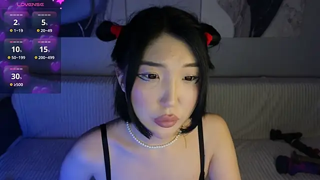 Snapshot of emili_blanc chatting on 09/15/25, 07:47 emili blanc online show from 09/15/25, 07:47
