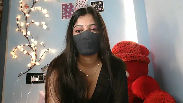 Snapshot of Reena_Singh53 chatting on 10/10/25, 11:00 Reena Singh53 online show from 10/10/25, 11:00