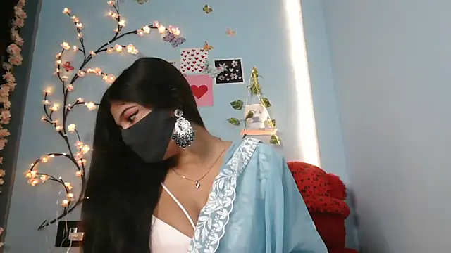 Snapshot of Reena_Singh53 chatting on 10/28/25, 01:32 Reena Singh53 online show from 10/28/25, 01:32