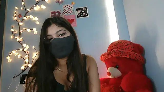 Snapshot of Reena_Singh53 chatting on 09/30/25, 02:01 Reena Singh53 online show from 09/30/25, 02:01