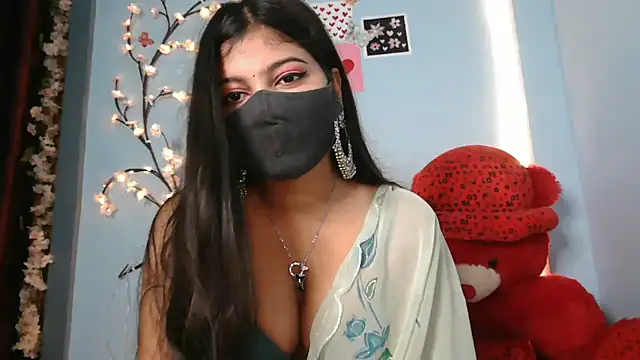 Snapshot of Reena_Singh53 chatting on 10/11/25, 12:50 Reena Singh53 online show from 10/11/25, 12:50