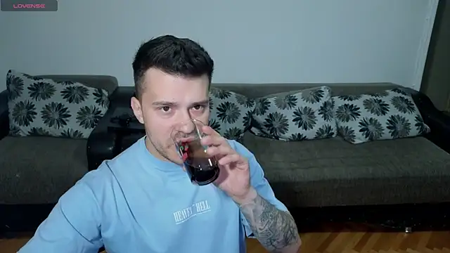 JohnnyStepBro online show from 04/18/26, 06:21