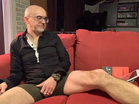 Snapshot of MaxVain chatting on 02/01/25, 03:41 MaxVain online show from 02/01/25, 03:41