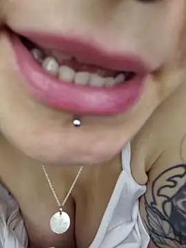 FoxRineHelen online show from 03/21/25, 03:57