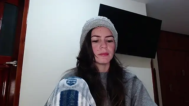 Snapshot of Hanny_24 chatting on 06/19/26, 10:32 Hanny 24 online show from 06/19/26, 10:32