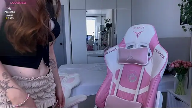 Lisa Moones online show from 05/19/26, 10:55