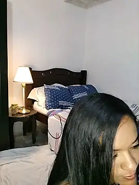 Snapshot of anitagrenn chatting on 11/04/25, 01:31 anitagrenn online show from 11/04/25, 01:31