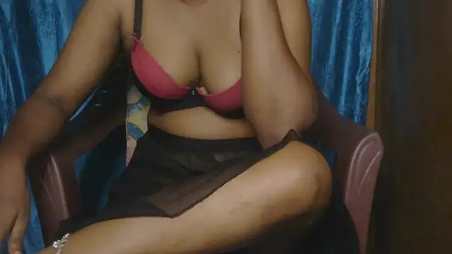 Snapshot of chocolatebabtamill chatting on 06/07/26, 04:01 chocolatebabtamill online show from 06/07/26, 04:01