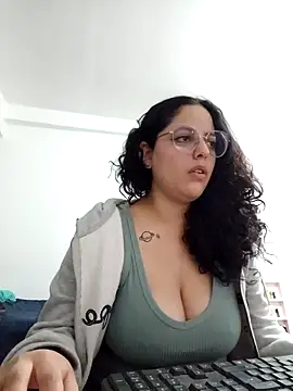 babyluna939 online show from 04/28/26, 11:42