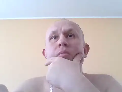 Snapshot of X46x chatting on 11/15/25, 11:36 X46x online show from 11/15/25, 11:36