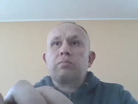 Snapshot of X46x chatting on 11/08/25, 08:29 X46x online show from 11/08/25, 08:29