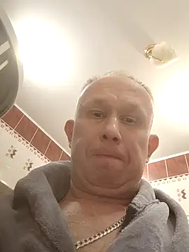 Snapshot of X46x chatting on 09/23/25, 01:18 X46x online show from 09/23/25, 01:18