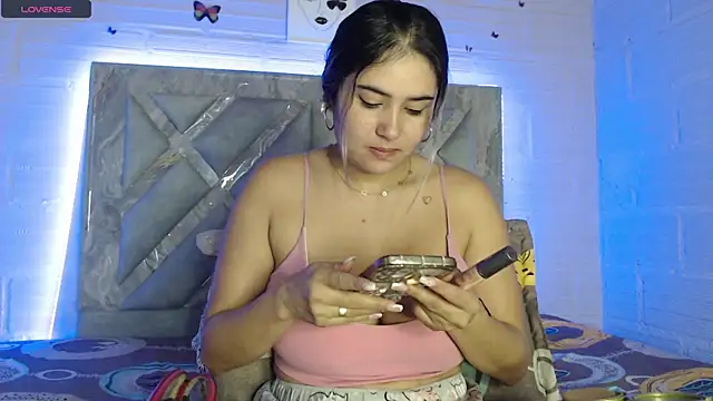 Snapshot of tami_vega chatting on 05/04/26, 12:41 tami vega online show from 05/04/26, 12:41