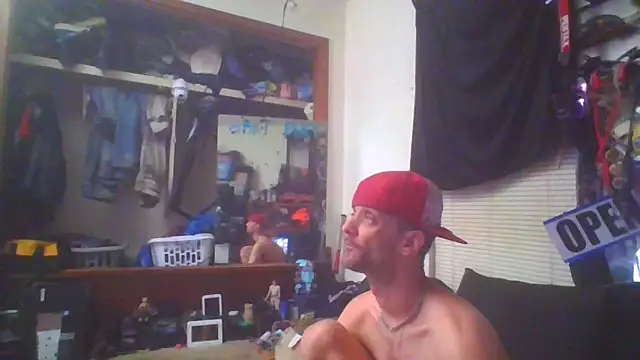 Snapshot of slinginbigD chatting on 02/19/25, 06:22 slinginbigD online show from 02/19/25, 06:22