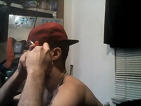 Snapshot of slinginbigD chatting on 02/20/25, 04:07 slinginbigD online show from 02/20/25, 04:07