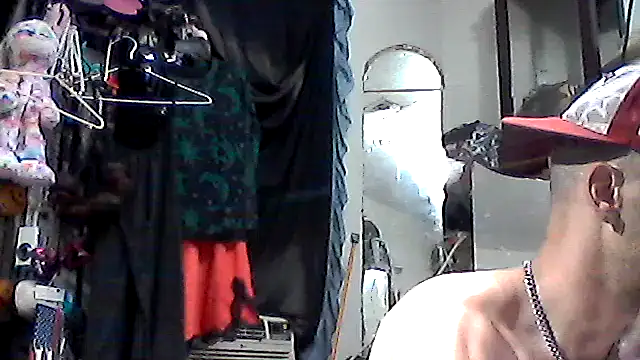 Snapshot of slinginbigD chatting on 09/17/25, 03:19 slinginbigD online show from 09/17/25, 03:19