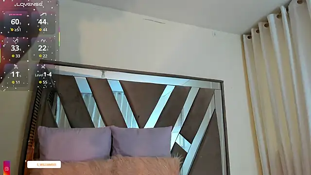 Snapshot of sara_williams01 chatting on 10/13/25, 01:45 sara williams01 online show from 10/13/25, 01:45