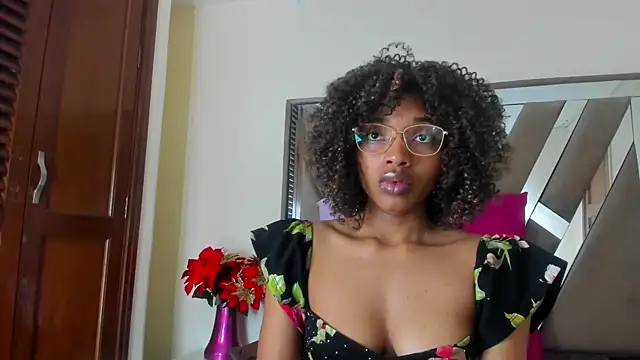 Snapshot of sara_williams01 chatting on 03/17/25, 01:08 sara williams01 online show from 03/17/25, 01:08