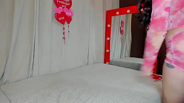 Little Ivy online show from 02/16/26, 08:51