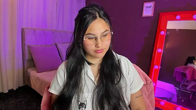 Little Ivy online show from 03/10/26, 07:18