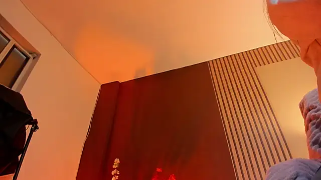 Little Ivy online show from 04/07/26, 08:10