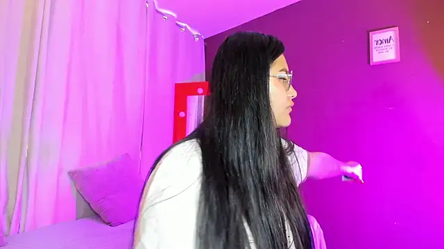 Little Ivy online show from 02/24/26, 06:42