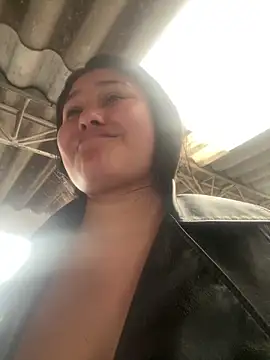 Little Ivy online show from 11/24/25, 07:36