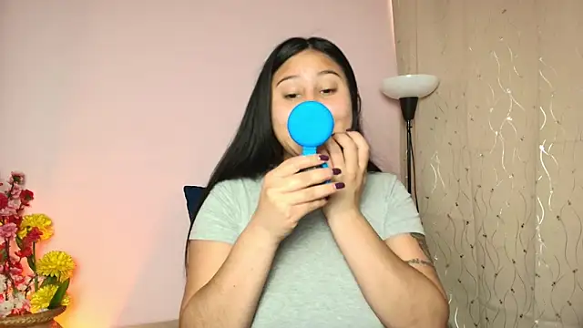 Little Ivy online show from 02/10/26, 03:44