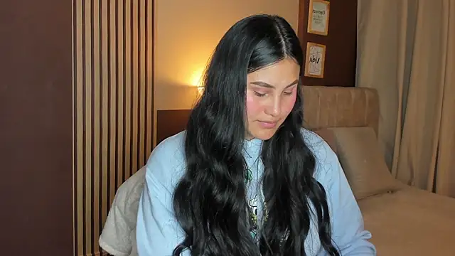 Little Ivy online show from 04/14/26, 08:03